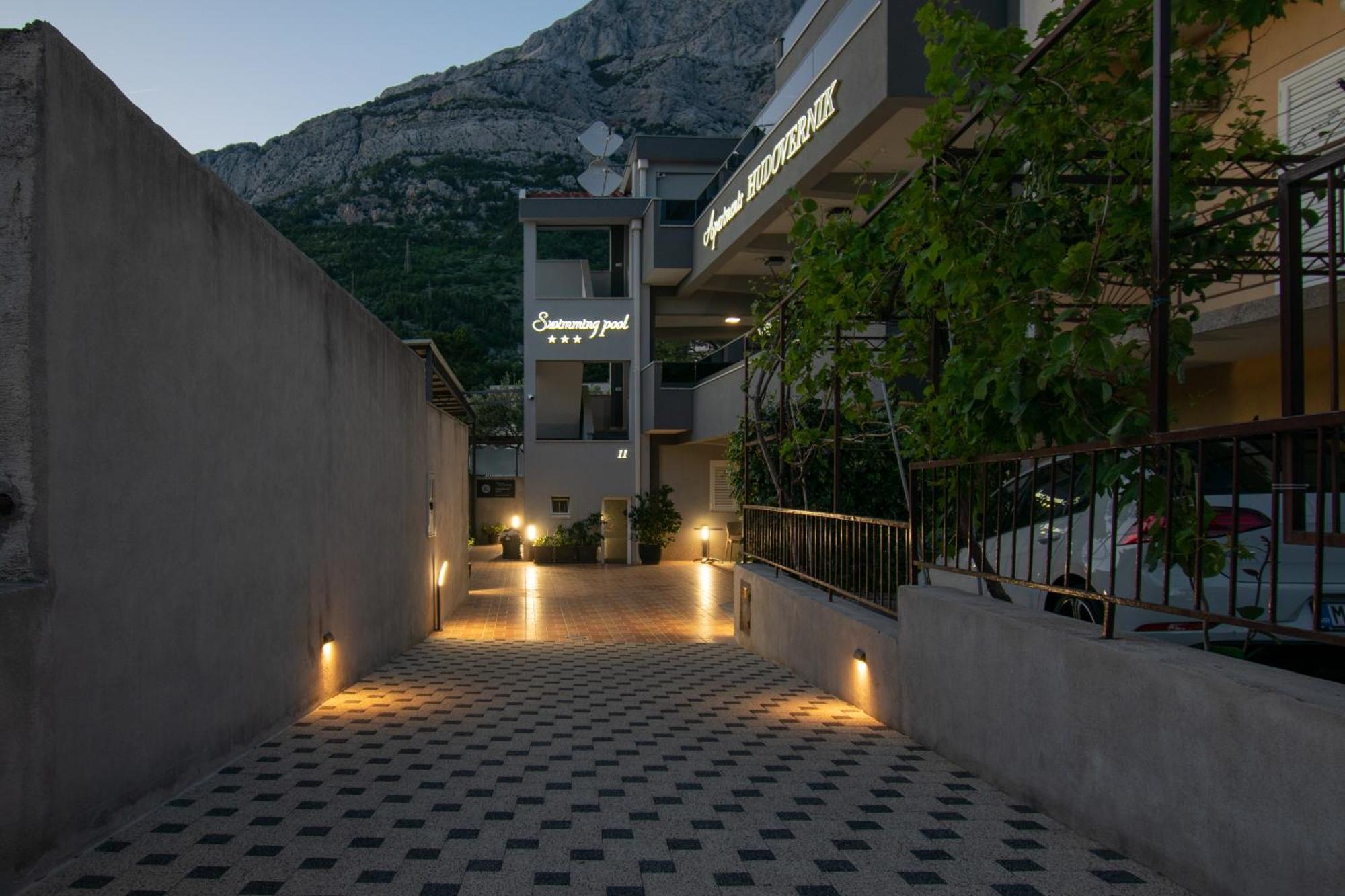 Apartments Hudovernik บาชกาโวดา ภายนอก รูปภาพ